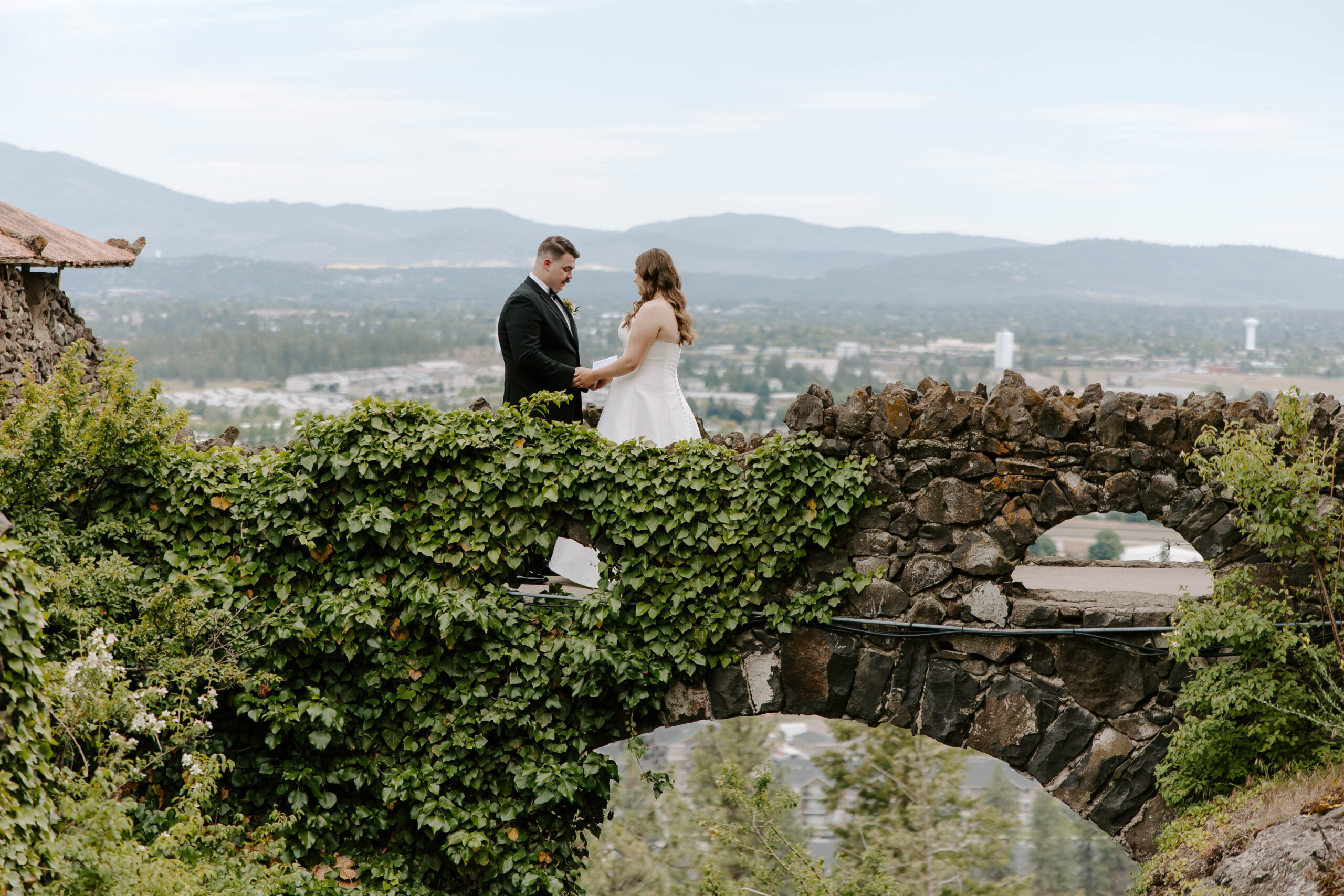 Read more about the article A Year of Beautiful Moments: Erika & Jacob’s Wedding at Arbor Crest Winery